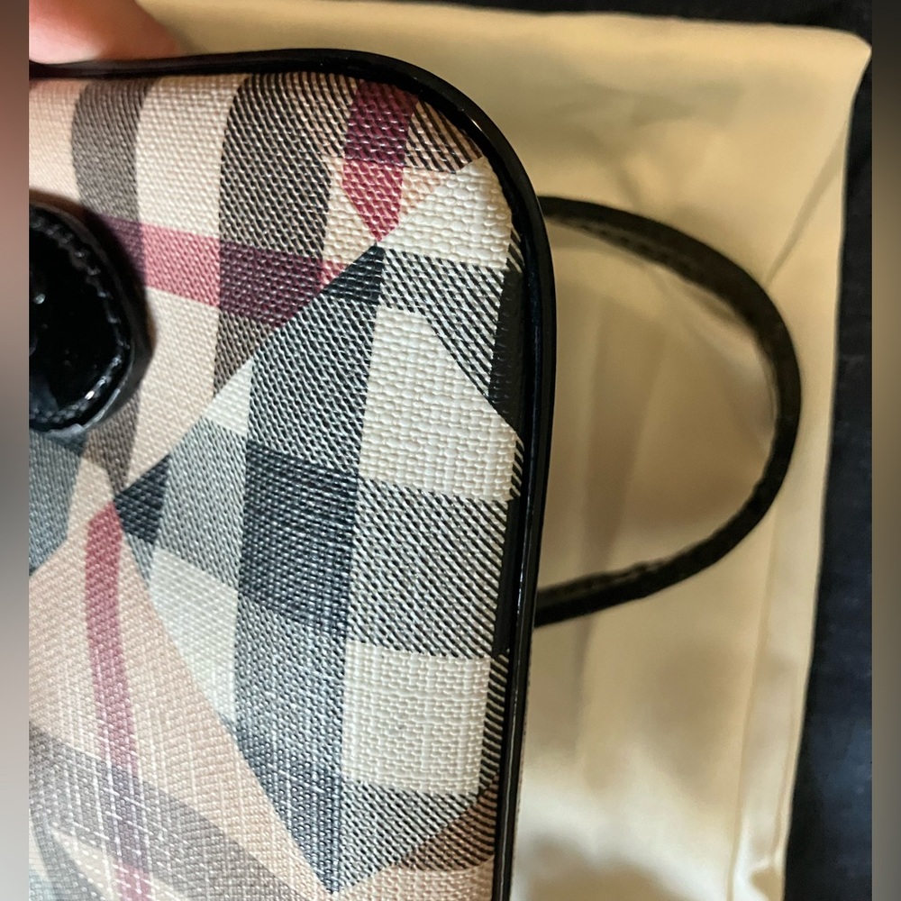 Burberry Wristlet - Picture 9 of 16